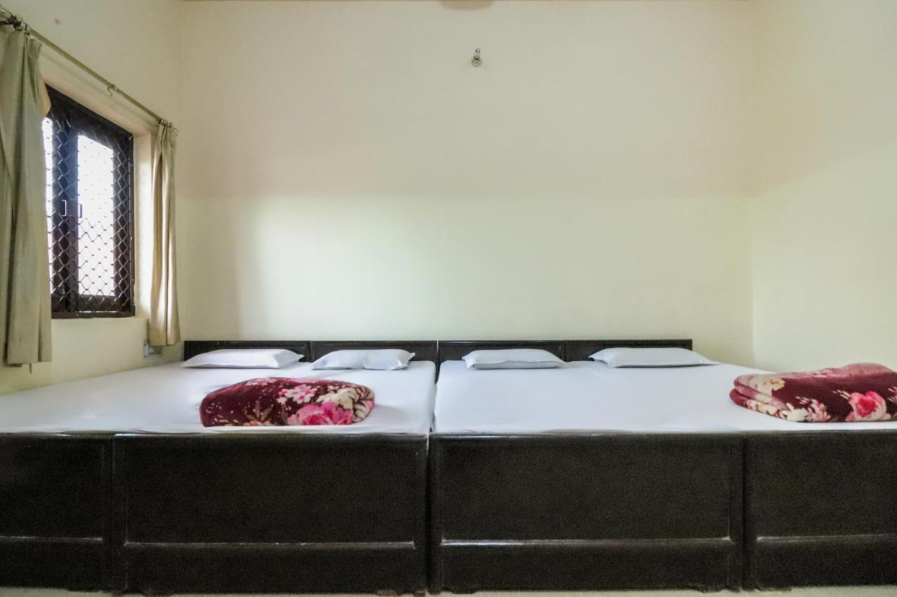 Govardhan Spot On 60838 Shri Giriraj Dham酒店 外观 照片