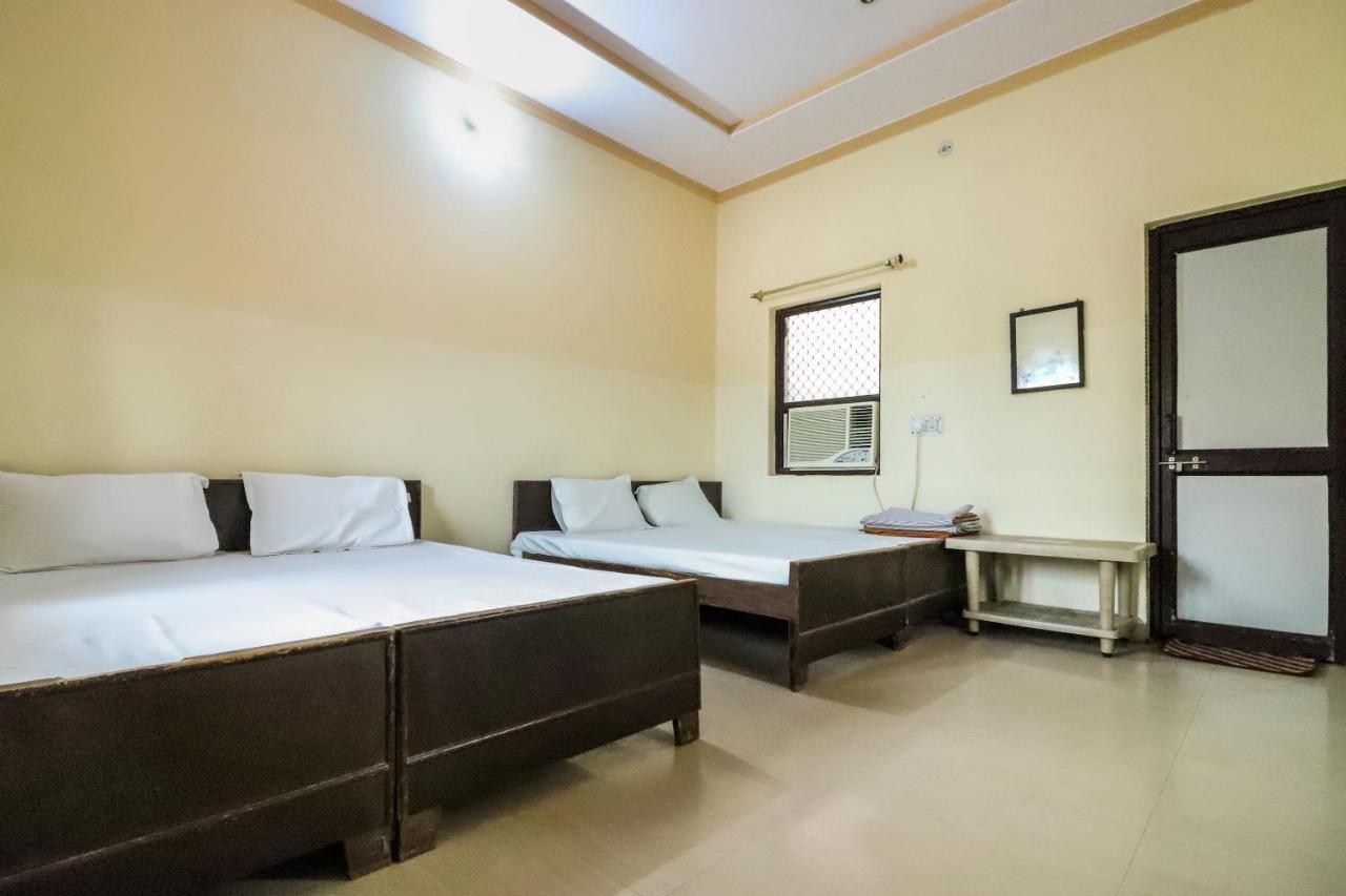 Govardhan Spot On 60838 Shri Giriraj Dham酒店 外观 照片