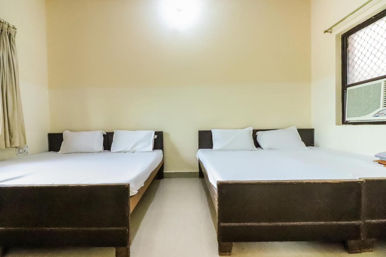Govardhan Spot On 60838 Shri Giriraj Dham酒店 外观 照片